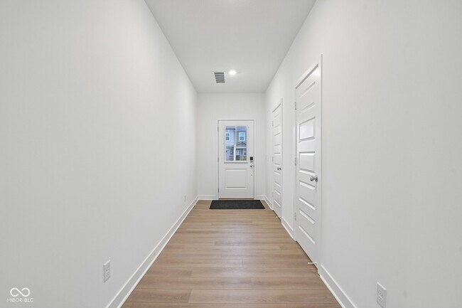 Building Photo - 15274 Farrington Rd