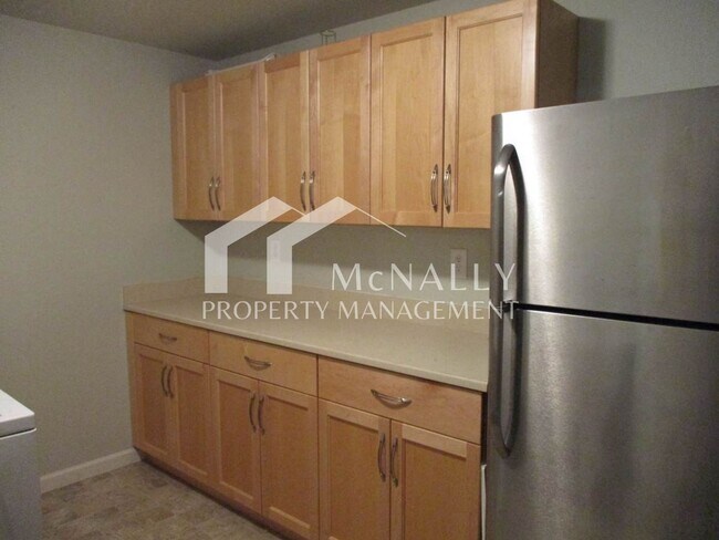 Building Photo - Spacious 3 Bedroom, 2.75 Bathroom Condo in Gig Harbor