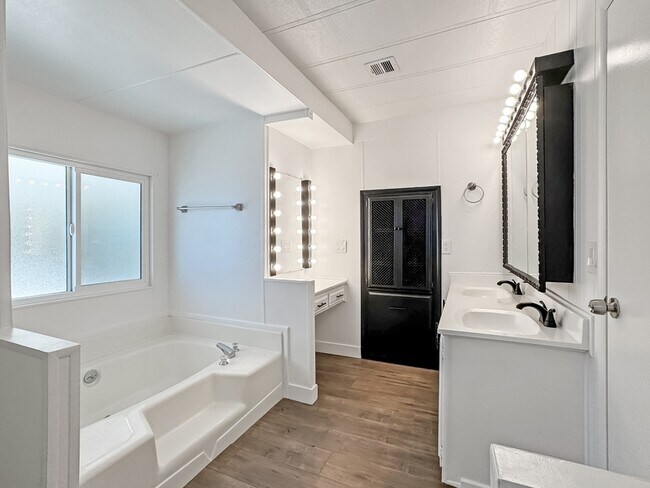 Building Photo - 33371 Tubac Trail