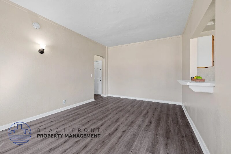 Building Photo - 418 Normandie Ave