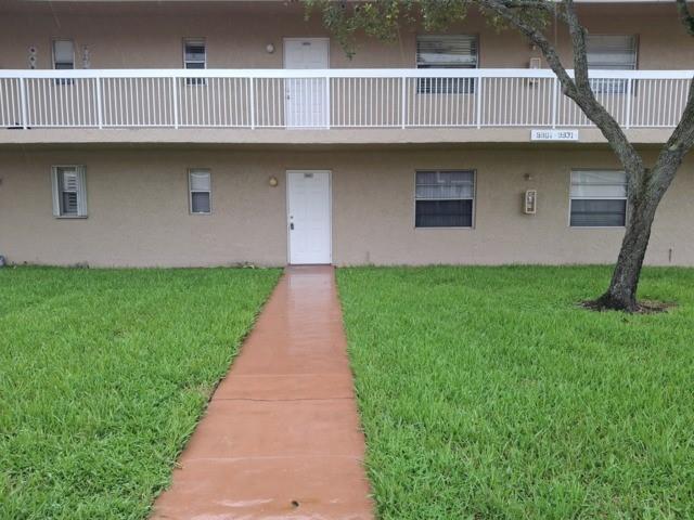 Building Photo - 9917 Twin Lakes Dr