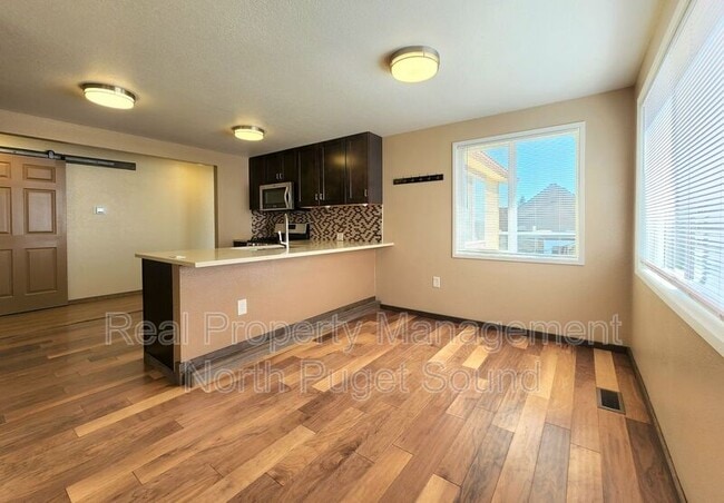 Building Photo - 10914 Willow Rd