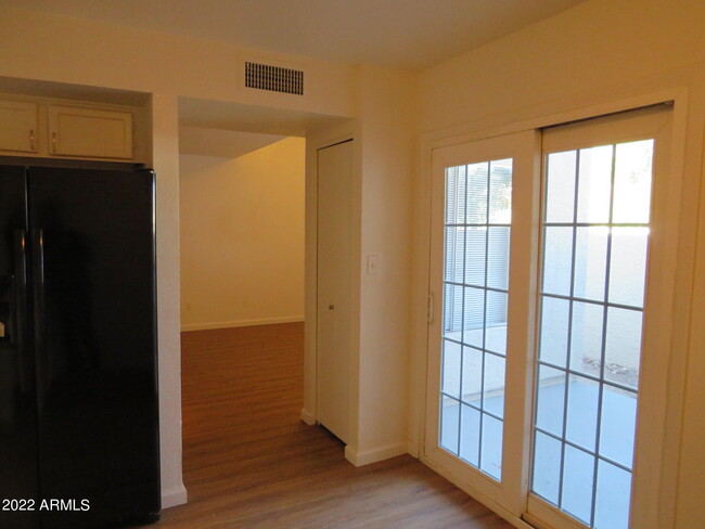 Building Photo - 1342 W Emerald Ave