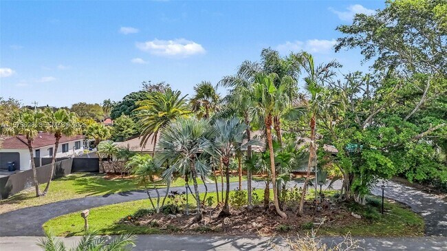 Building Photo - 13621 SW 103rd Ave