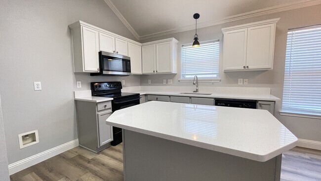 Building Photo - 650 Tabasco Trail