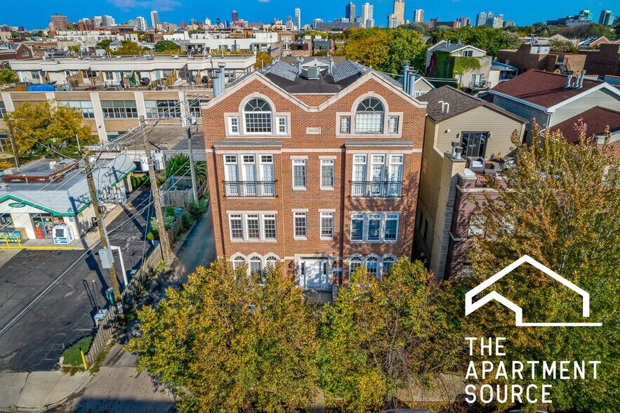 Building Photo - 2741 N Southport Ave