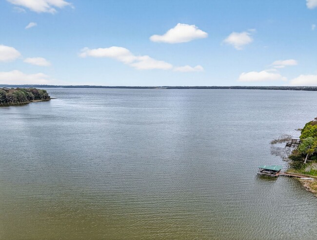 Building Photo - Fully Renovated Canal-Front Home on the Harris Chain of Lakes!