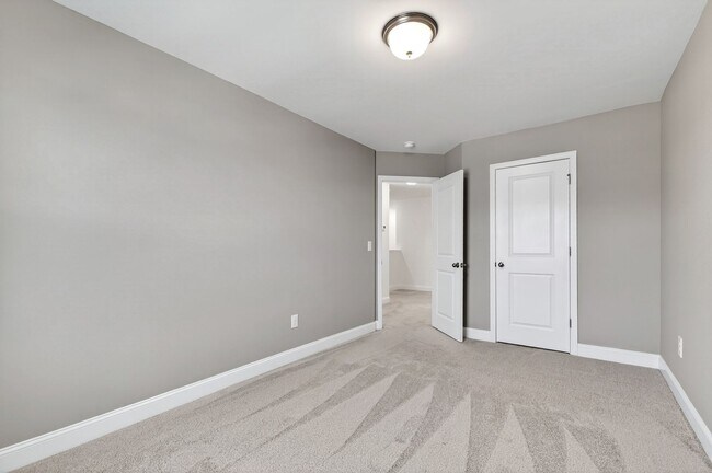 Building Photo - Beautiful Modern 3BR Townhome in the Heart of Wendell!