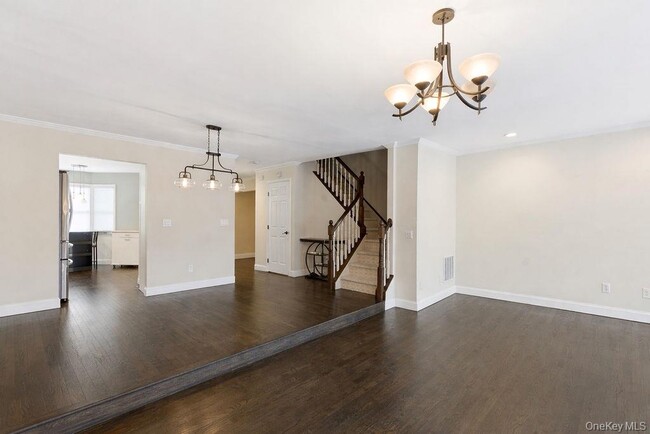 Building Photo - 305 Glenwood Dr