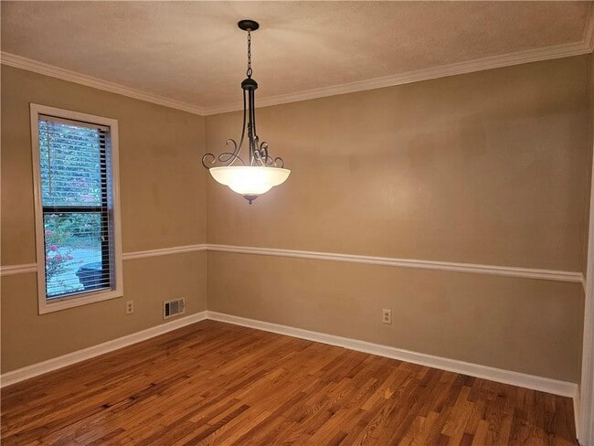 Building Photo - 395 Monivea Ln