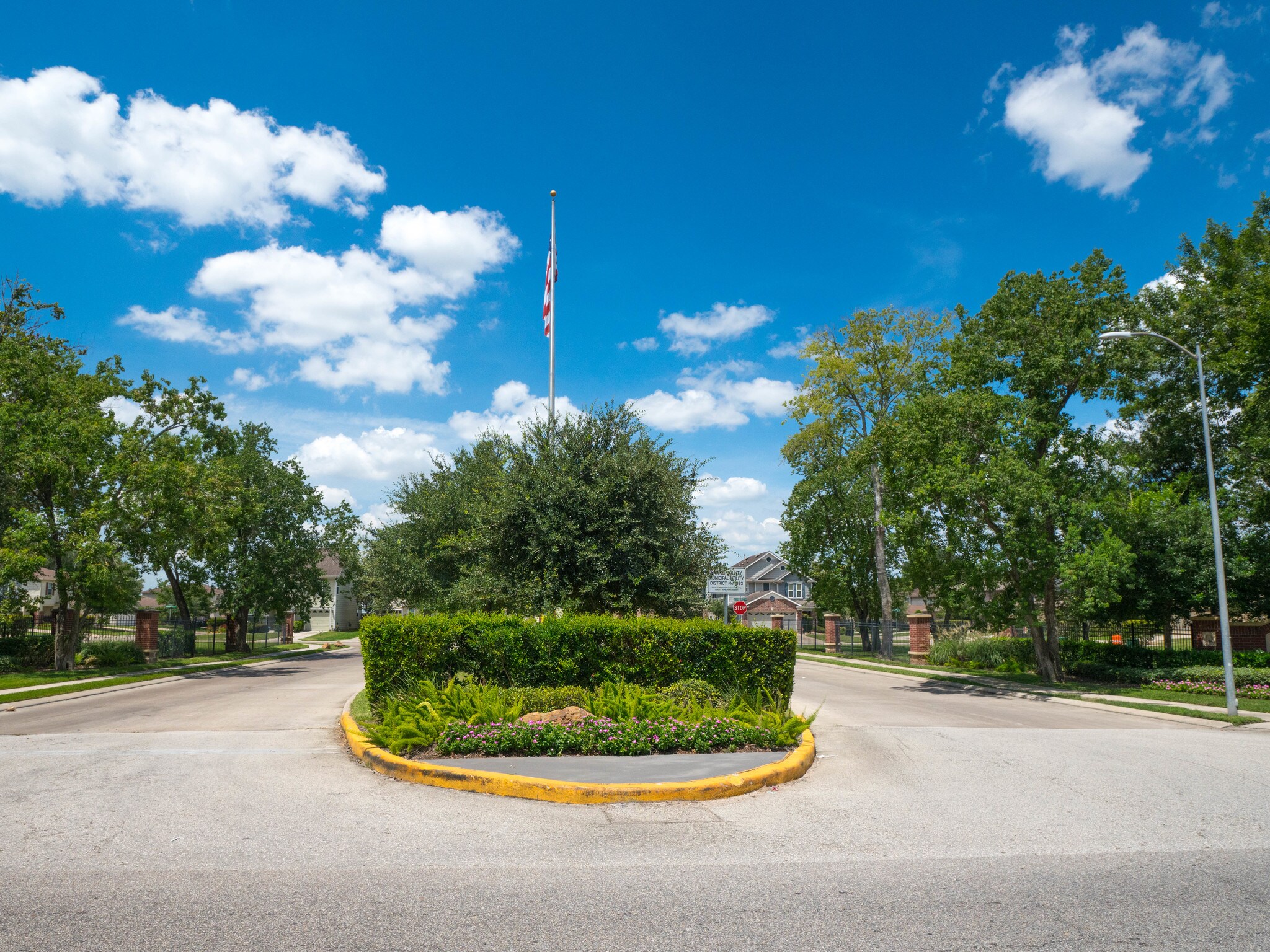 Neighborhood entry - 2635 Skyview Knoll Ct