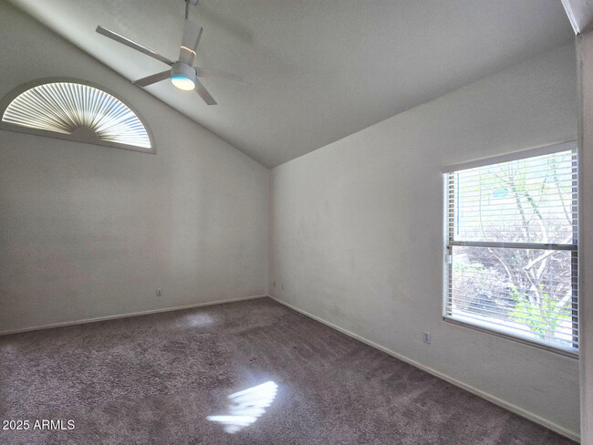 Building Photo - 6510 S Hazelton Ln