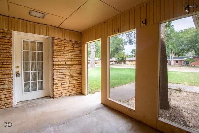 Building Photo - 4304 Wynnwood Dr