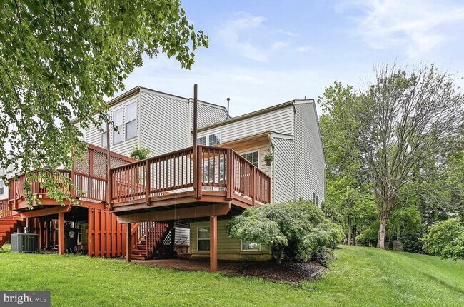 Building Photo - 15 Silver Birch Ct