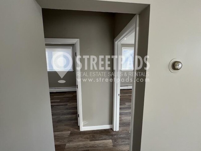 Building Photo - 2 bedroom in Boston MA 02130