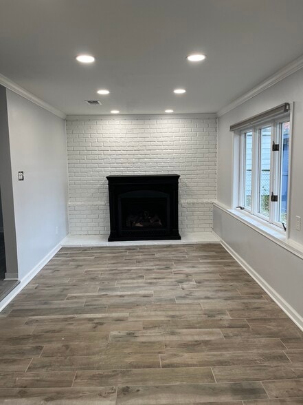 Building Photo - 1225 Stony Point Rd