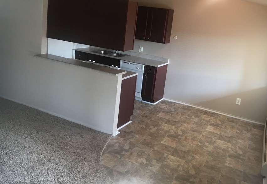 Wildwood Apartments 59255995 N Wildwood St Westland MI 48185