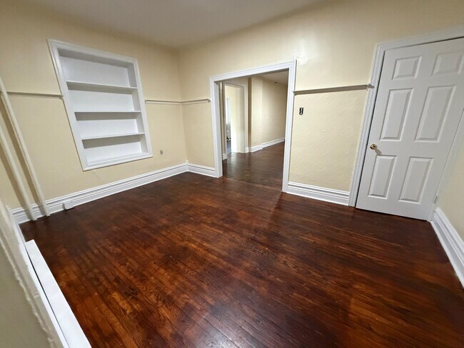 Building Photo - 848 N 7th St