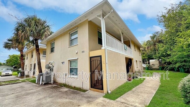 Building Photo - 209 7th St S