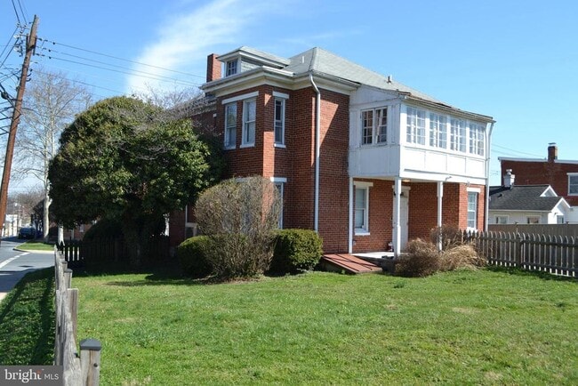 Building Photo - 200 W All Saints St