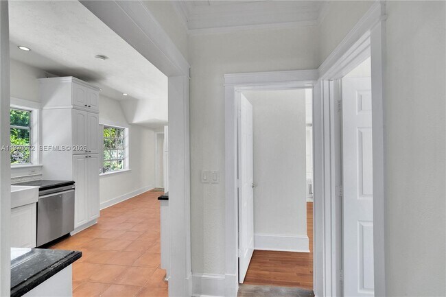 Building Photo - 603 Minorca Ave