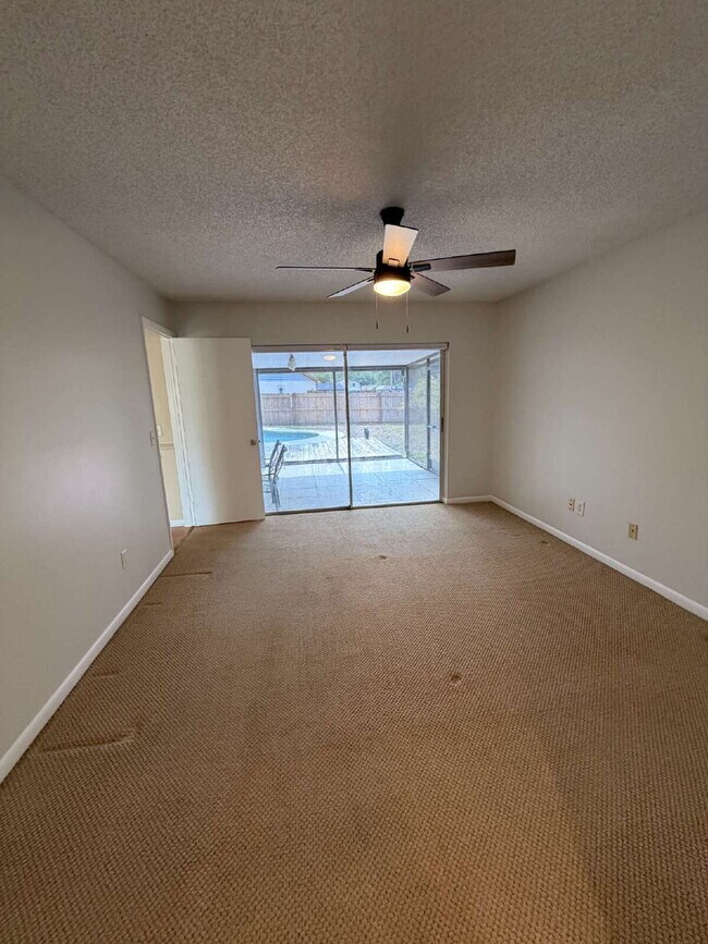 Building Photo - PRIVATE POOL HOME | 3 BED / 2 BATH | FENCED YARD | GARAGE | PET FRIENDLY