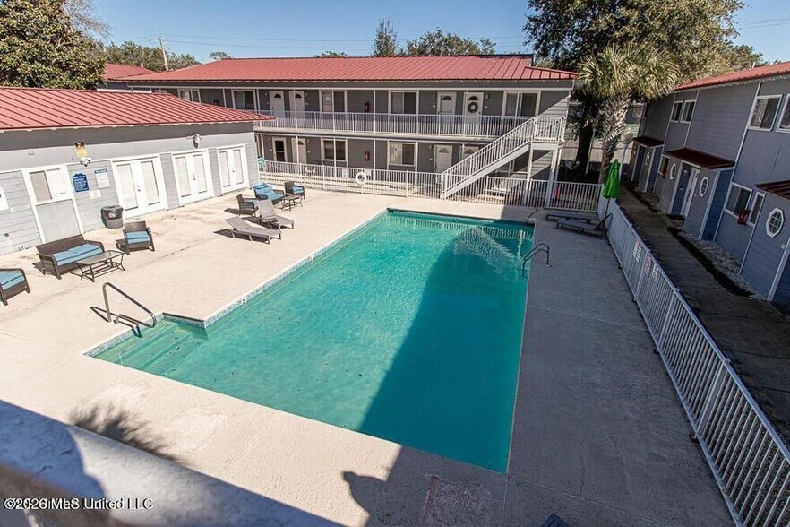 Building Photo - 1664 Beach Blvd