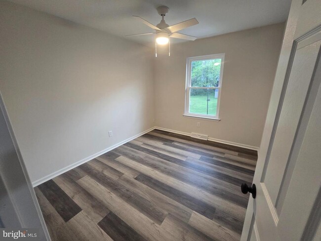Building Photo - 18 Kristina Ct