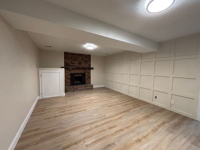 Building Photo - 5 BR/2.5BA | Sprawling Single Family Home | 2-Car Garage | Huge backyard!