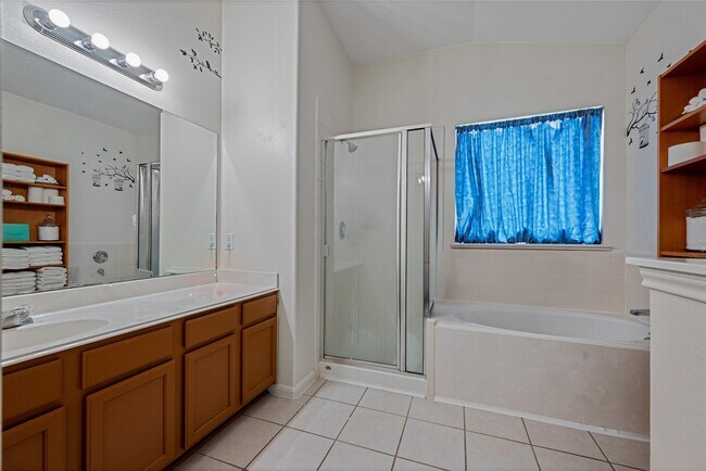 Building Photo - 21314 Bella Flora Ct