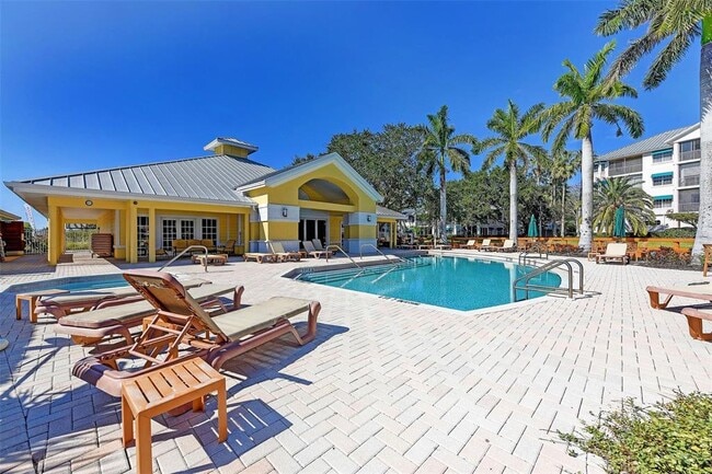 Building Photo - 232 Hidden Bay Dr