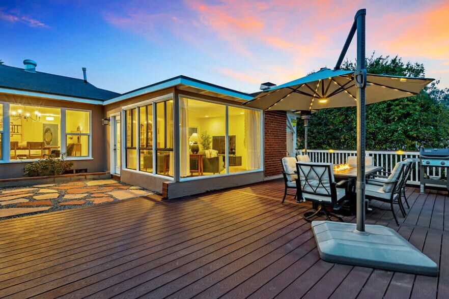 Building Photo - 4853 Twain Ave