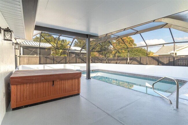 Building Photo - 341 Sterling Dr