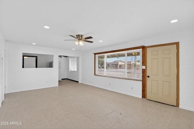 Building Photo - 1113 N Coolidge Ave