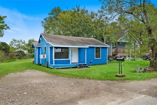 Building Photo - 6710 Phillips Ln