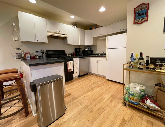 Building Photo - 3451 N Halsted St