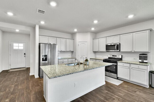 Building Photo - 116 Charles Trl