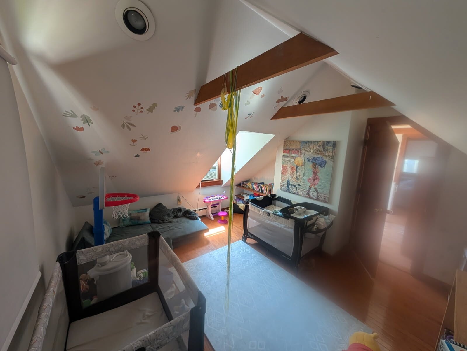 Building Photo - 125 1/2 Spring St