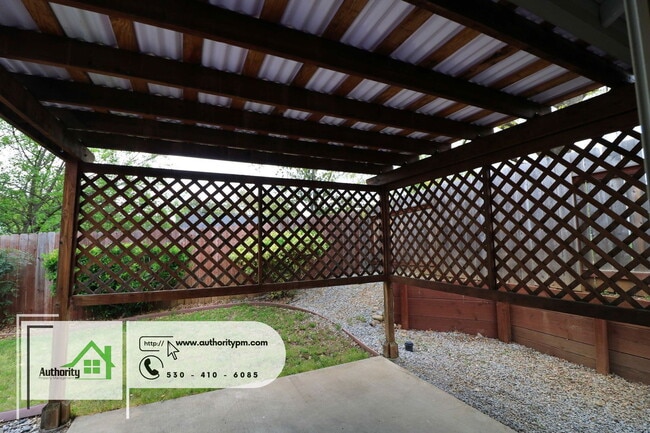 Building Photo - 1883 Yahi Ln