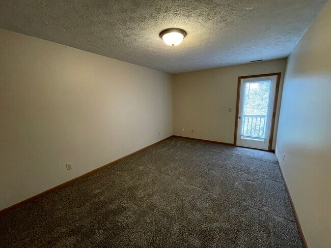 Building Photo - 3 Bedroom 3.5 Bath Townhouse