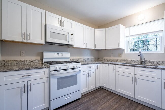 Building Photo - 1108 Cousins Rd