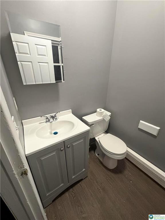 Building Photo - 626 Oak St