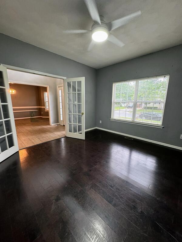 Building Photo - 1515 Ashburn Ct