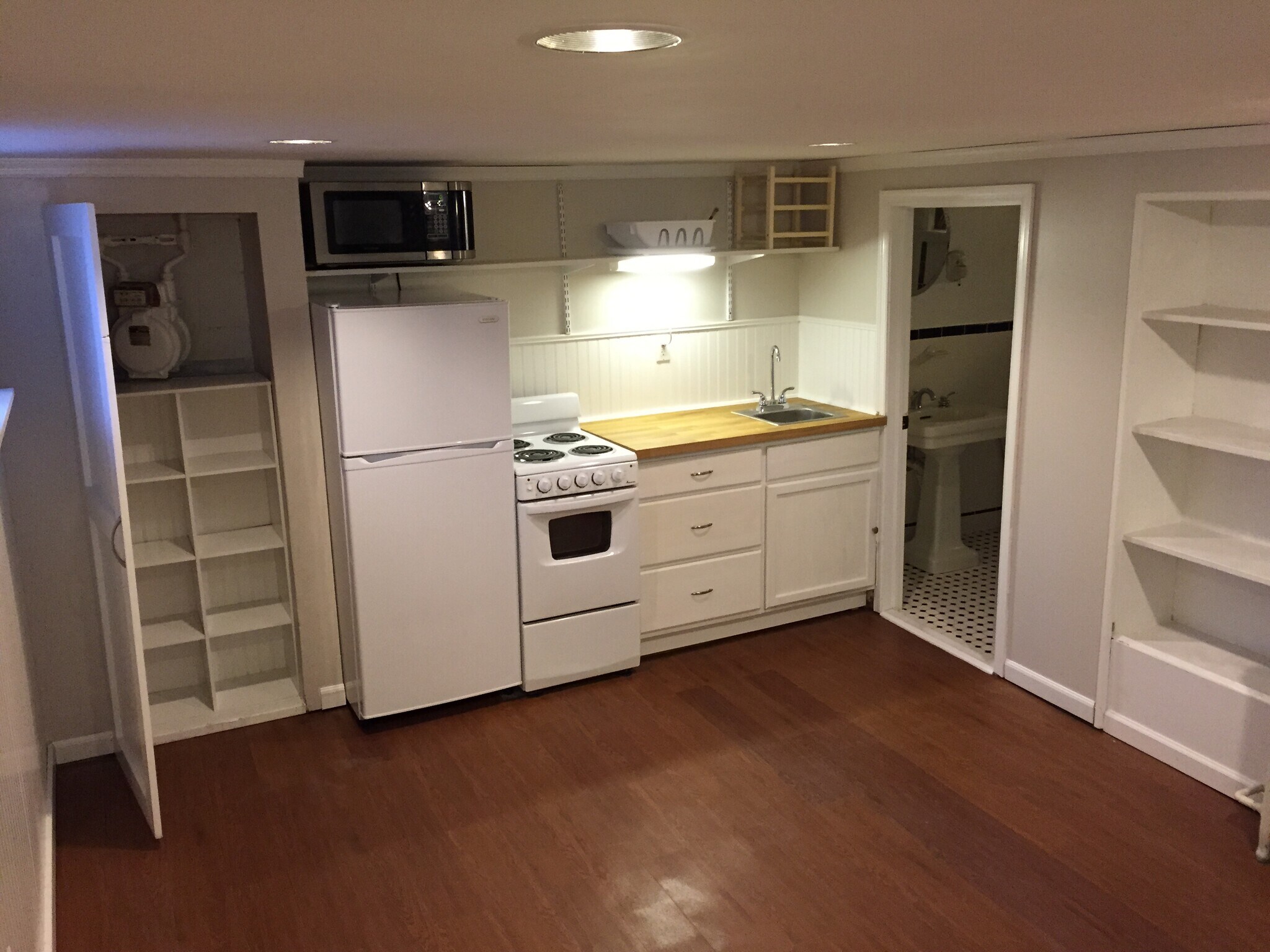 Building Photo - 1041 Taussig Place Northeast