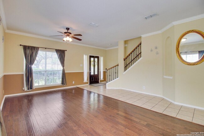 Building Photo - 606 Mesa Ln