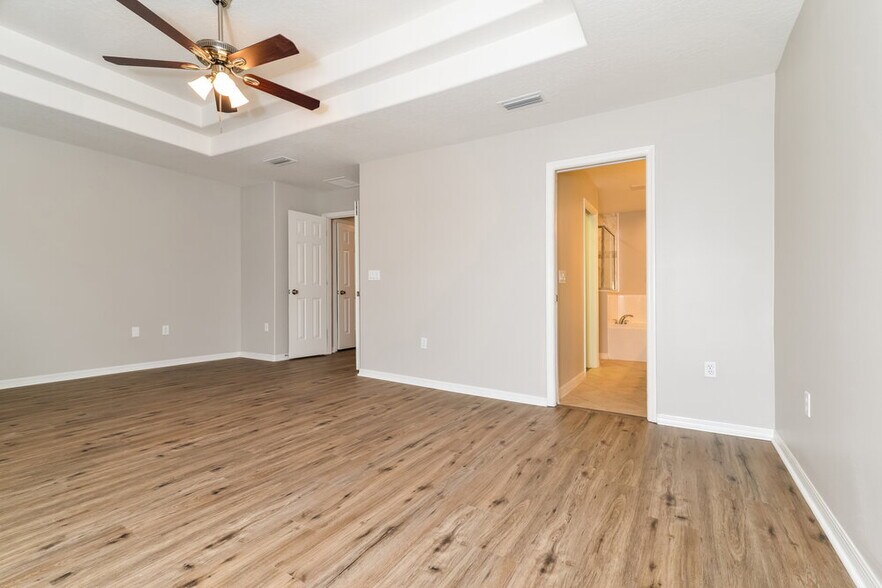 Building Photo - 3554 Oak Brook Ln