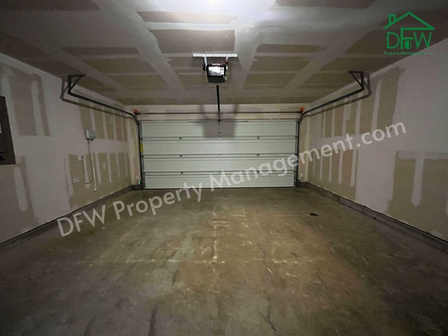 Building Photo - Charming 3-Bedroom Home for Lease in Quiet Little Elm Neighborhood!