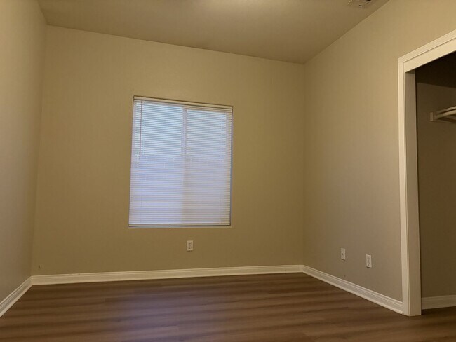 Building Photo - 8001 Walpole Ave