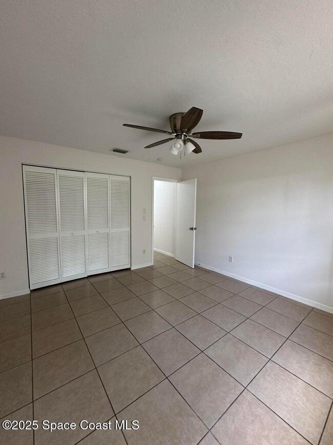 Building Photo - 1217 Schumann Dr