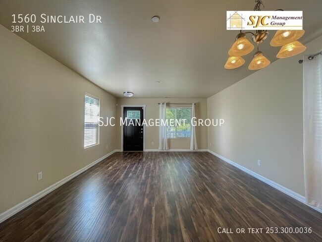 Building Photo - 1560 Sinclair Dr